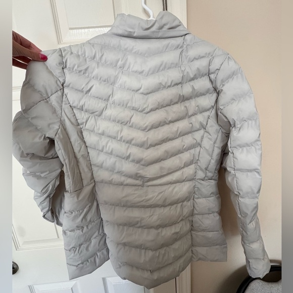 Women's Gray Puffer Jacket - Picture 3 of 4